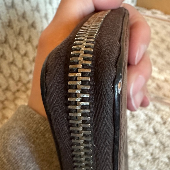 Gucci Dark Brown GG Embossed Leather Wallet - Picture 8 of 16